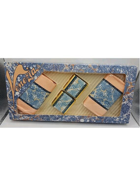 Vintage Venezia Two 5 OZ Bath Soaps & Two 3 OZ Cubes Gift Set Made In England